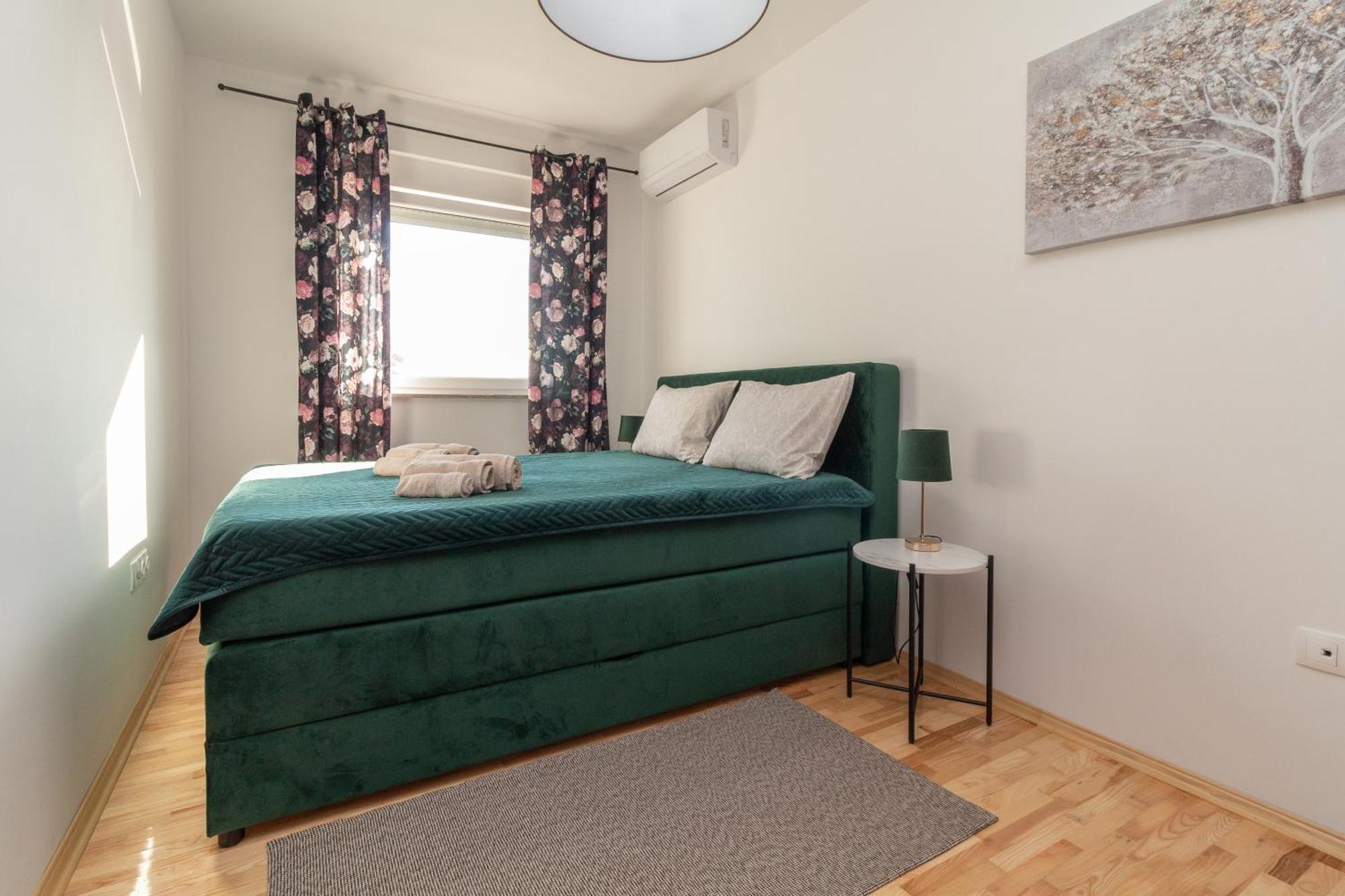 Modern And Spacious Apartment Helena Near The Beach Привлака Экстерьер фото